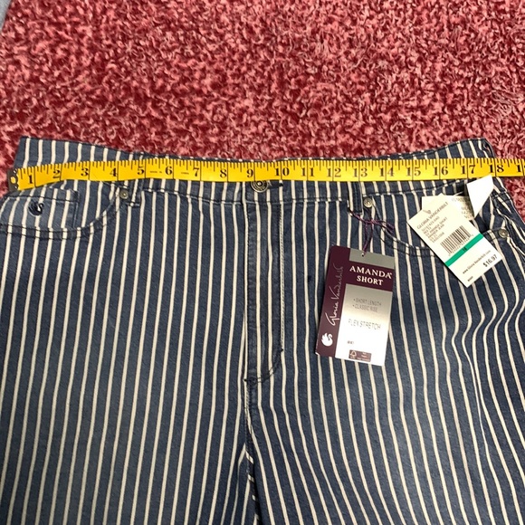 Buy Woman’s GV Bermuda short size 16 Get absolutely free Amanda short NWT 2/$15 - Picture 15 of 16